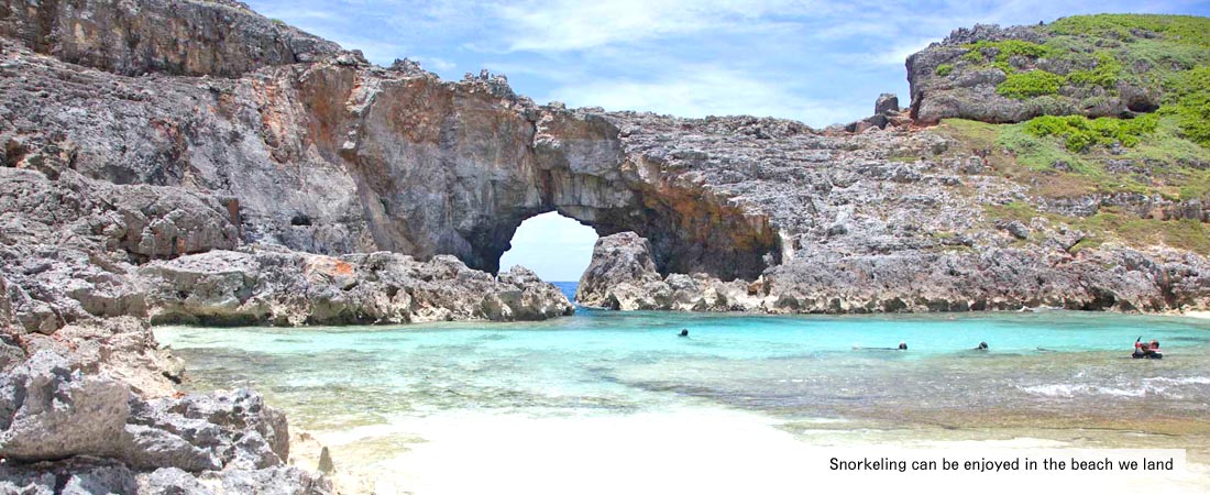 After Sea kayaking to Minami-jima, we can snorkel there depending on the time and weather. Snorkeling can also be enjoyed on the beaches we land, or on the Ocean sometimes.